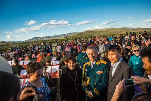 Памяти Валерия Халилова – военного дирижера, друга Тувы