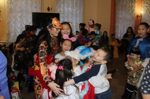 В Туве разрешили проведение новогодних утренников