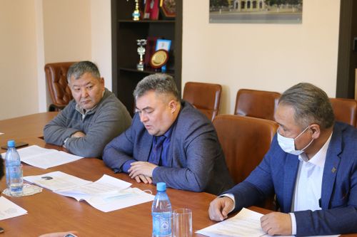 В Кызыле функционируют пять топливных складов, реализующих населению уголь по единой цене