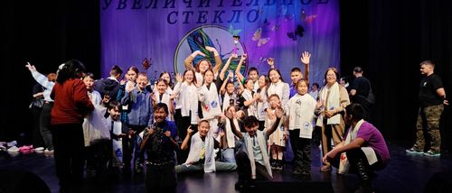 Чалыы көрүкчү театрының белээ