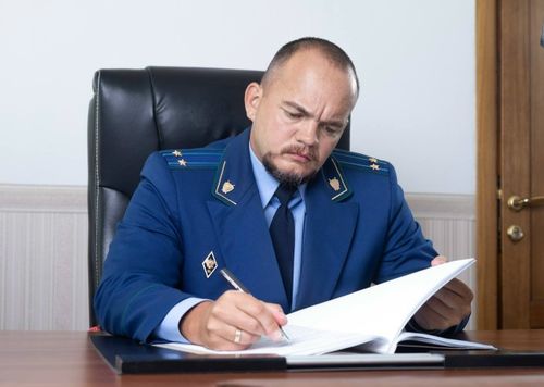 По иску прокурора Кызыла судом в муниципальную собственность возвращены земельный участок и комплекс зданий центрального рынка