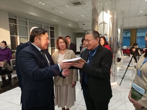 Вышла в свет вторая книга известного, как первый нейрохирург коренной национальности, Валерия Шиирипея