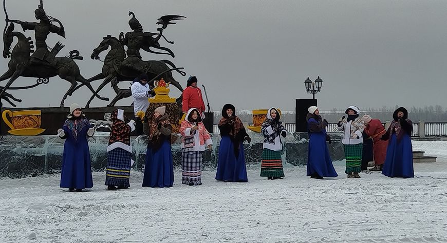 В Кызыле отметили Масленицу народными играми и угощениями