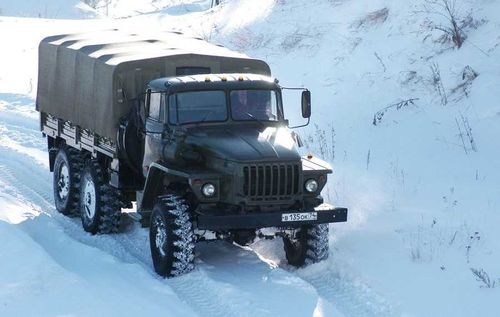 В Туве ведутся поиски «Урала» с тремя пассажирами