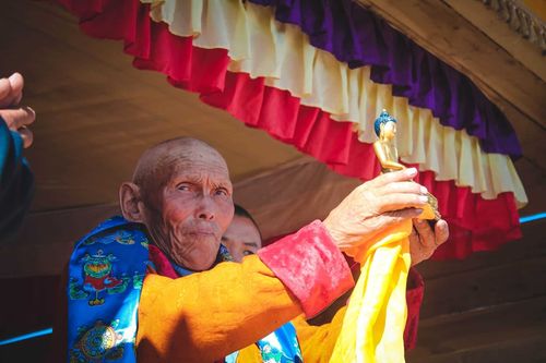 90 лет легендарному художнику Тувы 