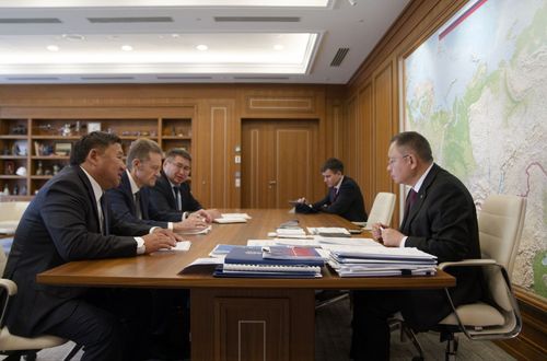 Глава Тувы обсудил реализацию федеральных проектов и мероприятия по комплексному развитию территорий с министром строительства и ЖКХ России