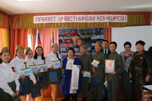 Хандагайтының школачылары ада-чурт дайынының төөгүзү мөөрейге тергиидээн