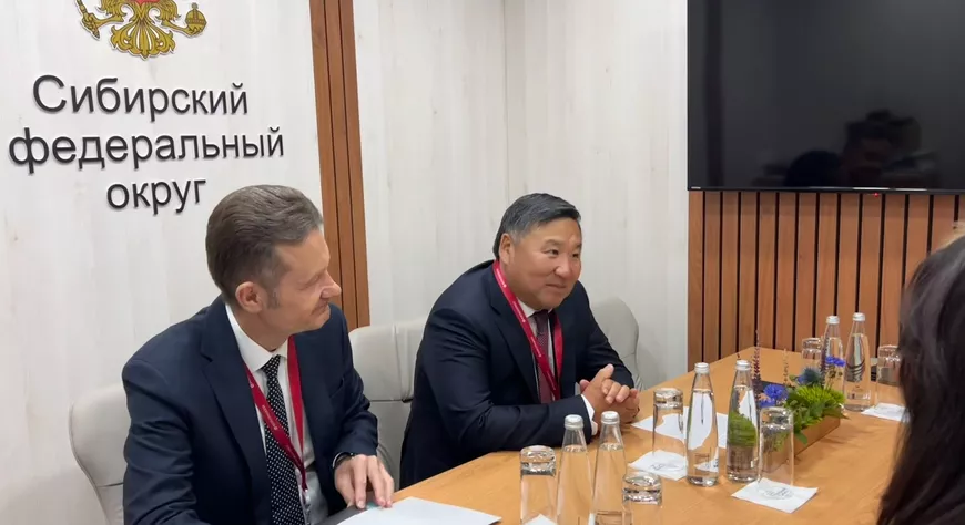 Владислав Ховалыг встретился с делегацией из Республики Беларусь