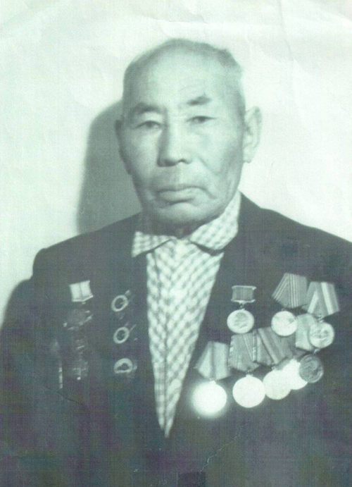 КОМАНДИР ТУВИНСКИХ ТАНКИСТОВ - ДОБРОВОЛЬЦЕВ ТУЛУШ НУРСАТ