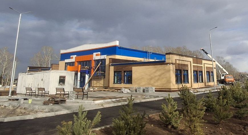 Строительство сельского дома культуры на 250 мест в селе Бай-Хаак Тандинского района Тувы подходит к завершению
