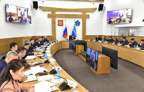 В Правительстве Тувы обсудили реализацию программы «Формирование современной городской среды»