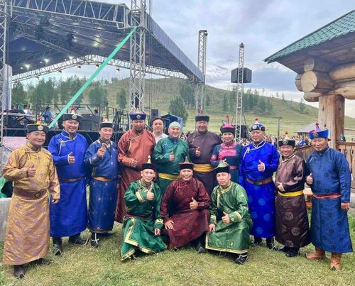 “Алаш” бөлүүнүң 25 чыл ою: хөөмей-сыгыт чаңгыланган