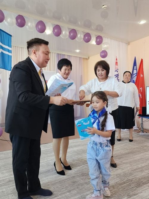 Россияның эзирлери: Бичии аржаанчылар даңгыраан берген