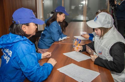 «Чаңгыс демниг Россия» партиязы ат салырының чаңгыс аай хүнүн чарлаан