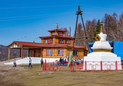 В новом Хурээ в селе Тоора-Хем Тоджинского кожууна провели первые молебны