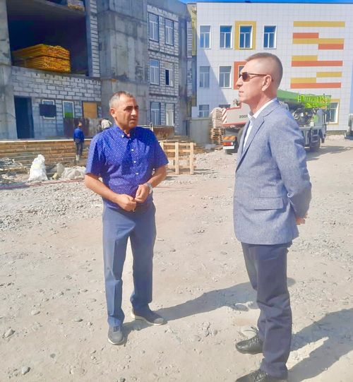 Александр Брокерт проинспектировал ход строительства школ