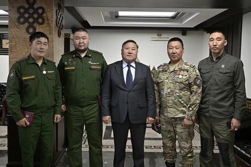 Тываның Баштыңы тускай шериг операциязының хоочуннар каттыжыышкынының кежигүннери-биле ужурашкан