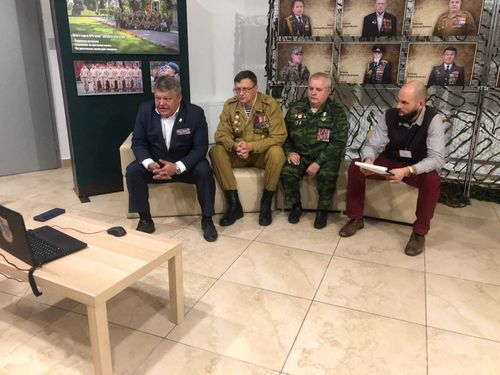 Школьники Хакасии и Тувы встретились на «Уроке мужества» 