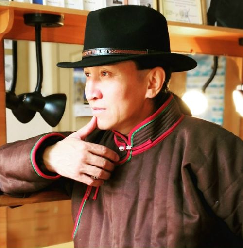 Айболит дег мал эмчизи болуксаар турган артист