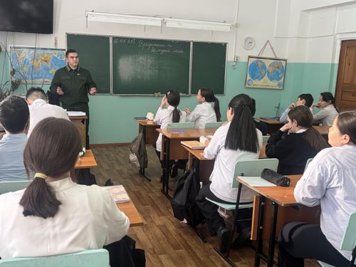 Лесопатологи Тувы работают со школьниками на тему бережного отношения к природе