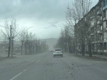 Жители Кызыла отмечают усиление ветра.