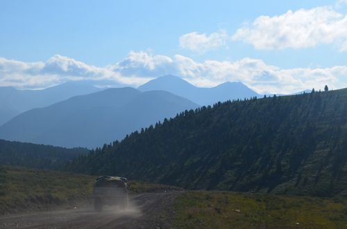 Более шести тысяч жителей отдалённого района Тувы стали заложниками "убитой" дороги