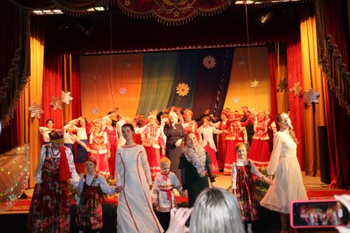 Рождественская звезда в кругу друзей