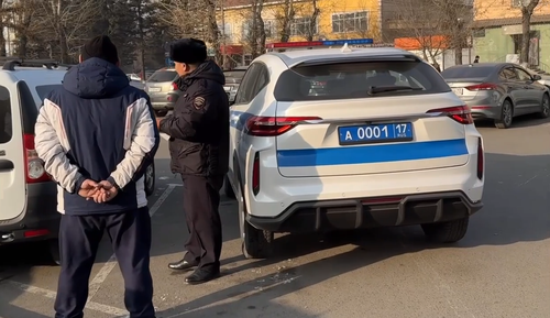 Госавтоинспекторы Тувы провели рейд по выявлению водителей, скрывающихся от уплаты штрафов