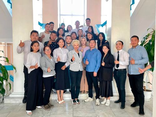 Студенческие землячества Тувы познакомились с парламентаризмом