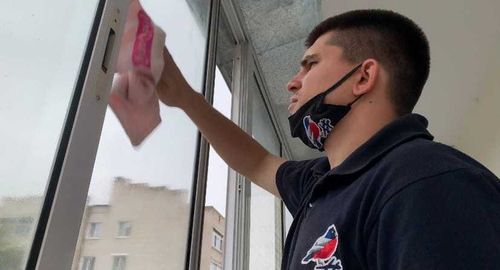 День доброты: волонтеры помогли ветерану Абросимову