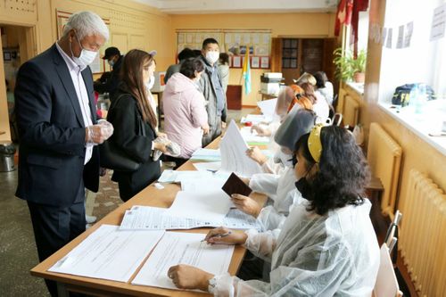На выборах по одномандатному округу в Госдуму  РФ лидирует Айдын Сарыглар