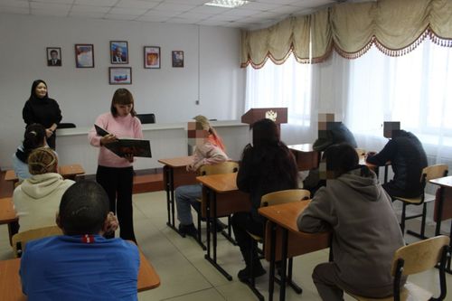 Осужденным Тувы рассказали о важности чтения