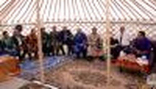 Туве нужно держаться за Путина и Шойгу