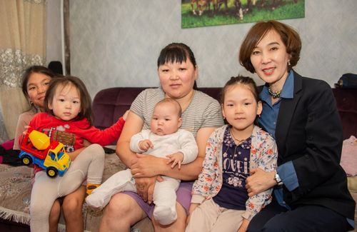 Общественный деятель Айлана Ховалыг: «Ребенка просто нужно любить, уважать его интересы в любом его возрасте»