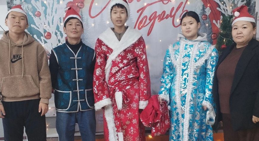 Школьники Ак-Довурака поздравили соцработников в рамках акции «Российский детский Дед Мороз»