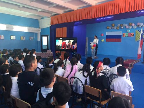 В Баян-Кольской школе открылось первичное отделение Движения Первых