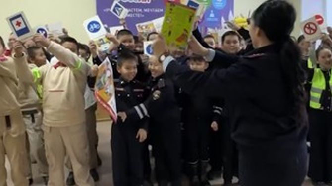 В школе села Кызыл-Мажалык прошла акция «Засветись!»