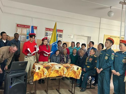 В школе села Кунгуртуг открыта Парта Героя в честь Дангыр-оола Томура Артуровича