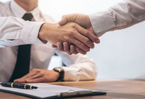 Ажылдакчылар кызырылдазы көрдүнмээн.