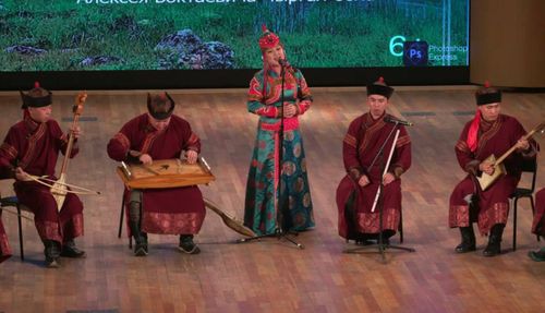 Щедрый на события год