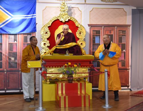 Как изготавливали восковую фигуру Его Святейшества Далай-ламы XIV?