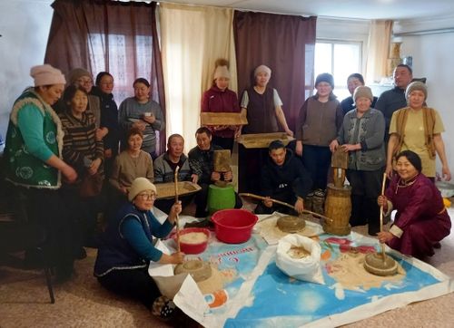 Кызыл-хаяжылар Шагааның сөңүн белеткеп кирипкен