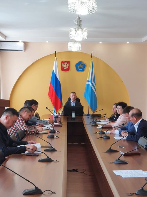 В правительстве Тувы обсудили ход строительства объектов республики