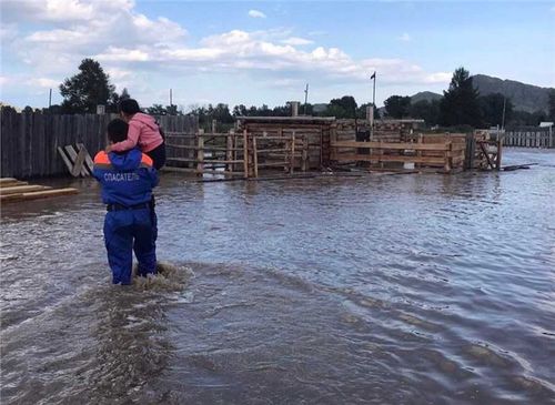ЧС в связи с паводком действует в 9 районах Тувы