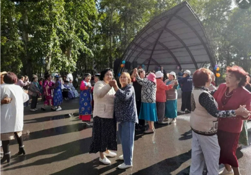 В Туве прошел конкурс чтецов, посвященный  110-летию легендарного тувинского поэта Сергея Пюрбю