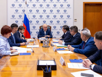 Владислав Ховалыг Россияның энергетика сайыды-биле Тываның энергетика комплекизиниң хөгжүлде айтырыгларын чугаалашкан