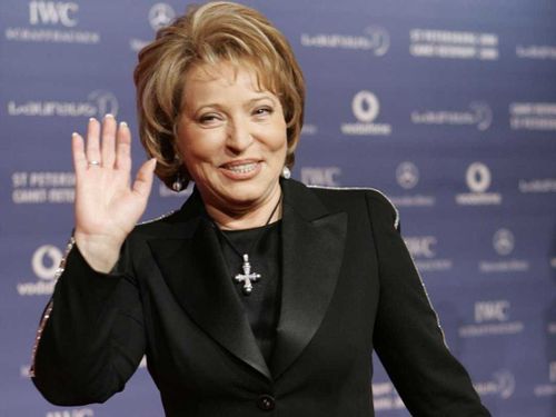 Матвиенко: “Всех школьников России перевести на пятидневку”