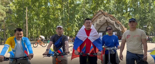 «Помоги собраться в школу». Министерство по делам молодежи Тувы открыло пункт сбора школьных принадлежностей