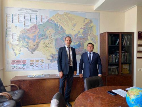 В.Ховалыг: «Вопросы, поставленные президентом страны, удается решать быстро»​