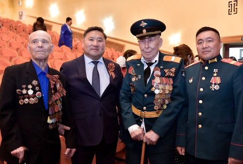 Состоялось первое вручение памятных медалей Республики Тыва «Участнику специальной военной операции»